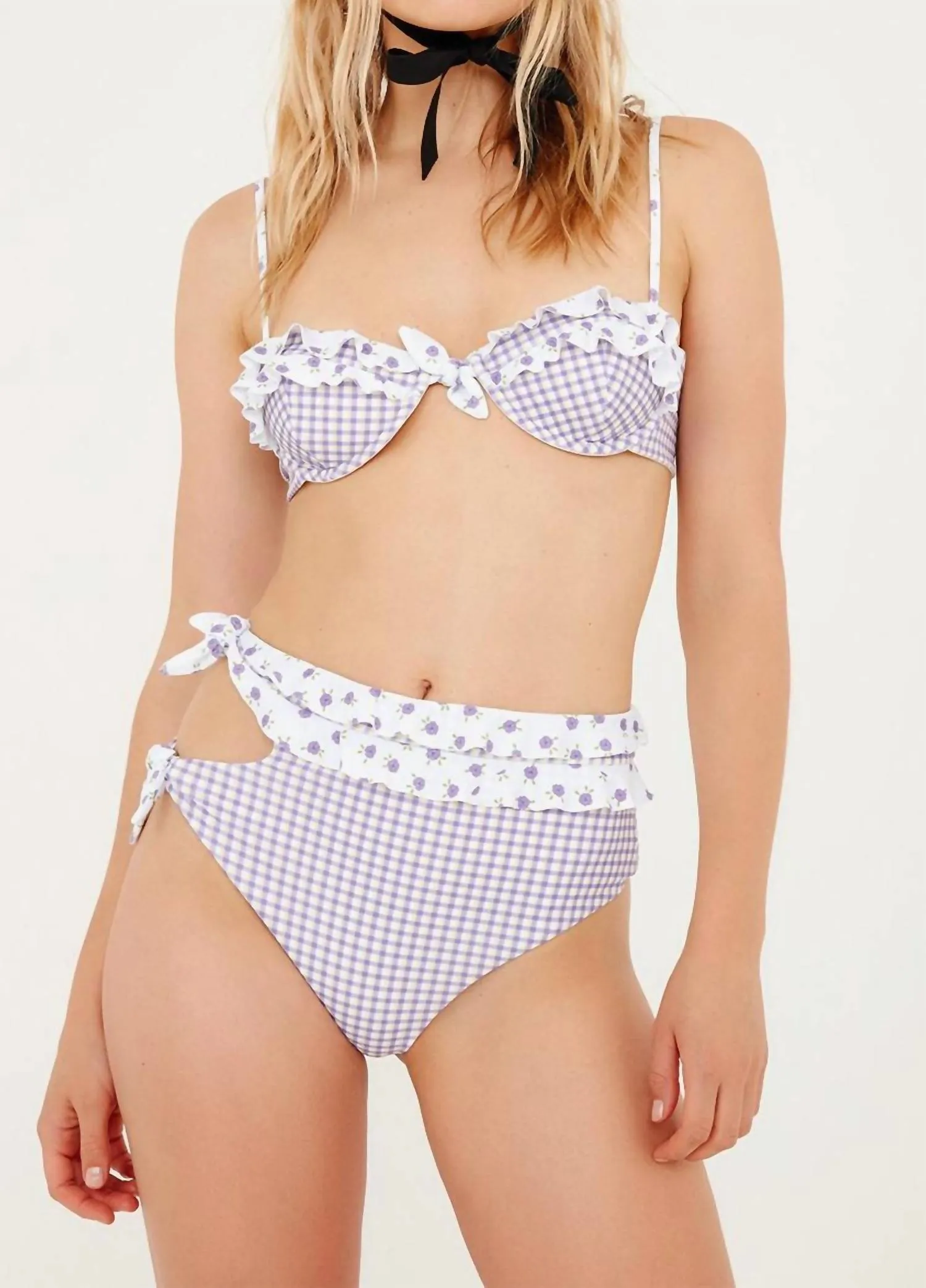 Boardwalk Bikini Top In White/purple